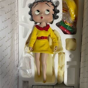 Betty Boop “shopping spree” porcelain doll